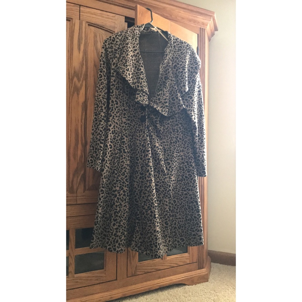 Long sleeve sweater! Cheetah Print!